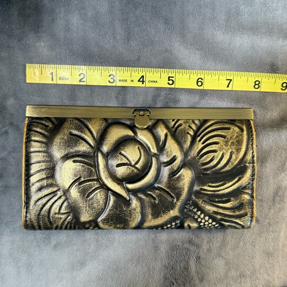 Patricia Nash Metallic Gold Embossed Floral Clutch / Wallet - Picture 7 of 8